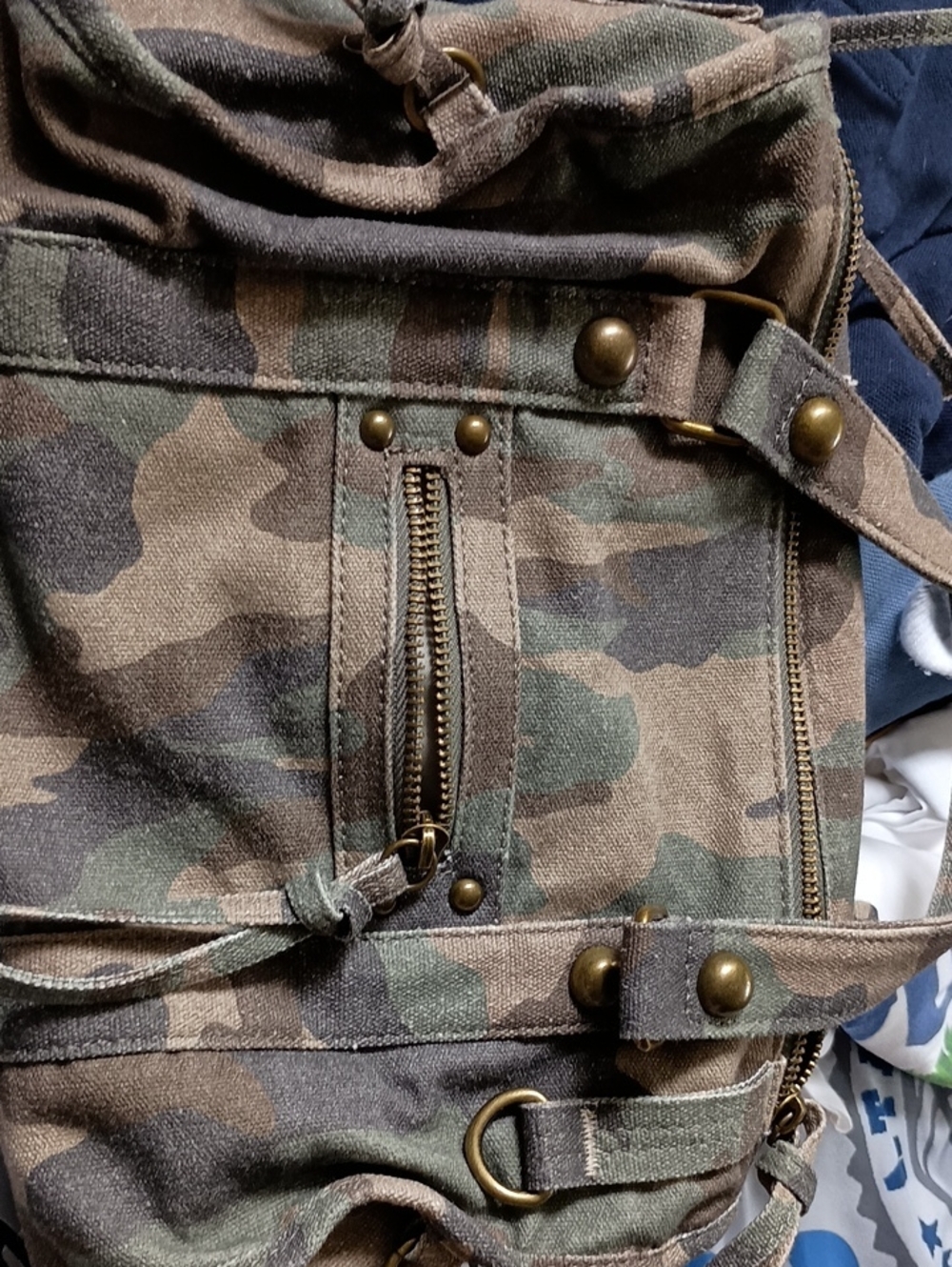 Women's Camo.Satchel American Eagle